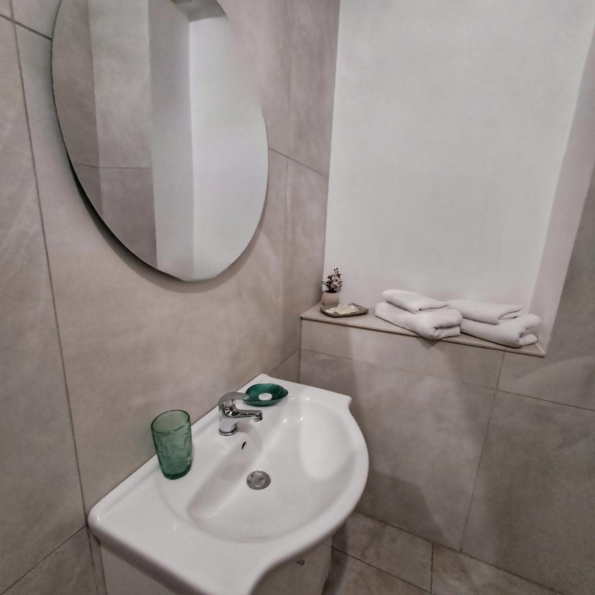 Vily Luxury Rooms Focşani 외부 사진